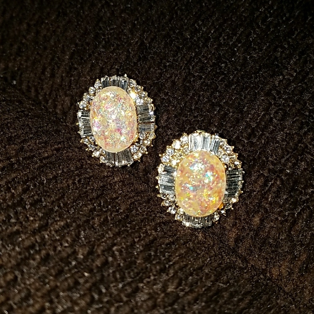 PARK LANE Rhinestone Opal Confetti Lucite Earrings